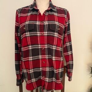 American Eagle Red and Black Plaid Button-Up Shirt